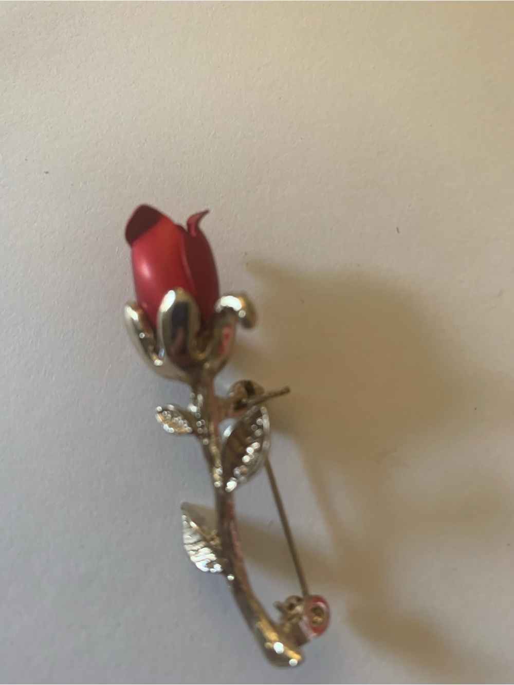 Elegant Red Rose Brooch Pin - Classic Women Jewelry
